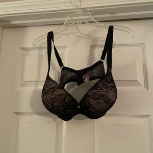NWOT Victoria Secret lace front bra